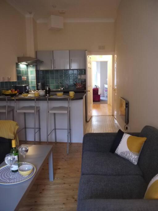 Fabulous Location, One Bedroom West End Flat, Just Off Byres Rd, Close To Sec & Hydro กลาสโกว์ ภายนอก รูปภาพ